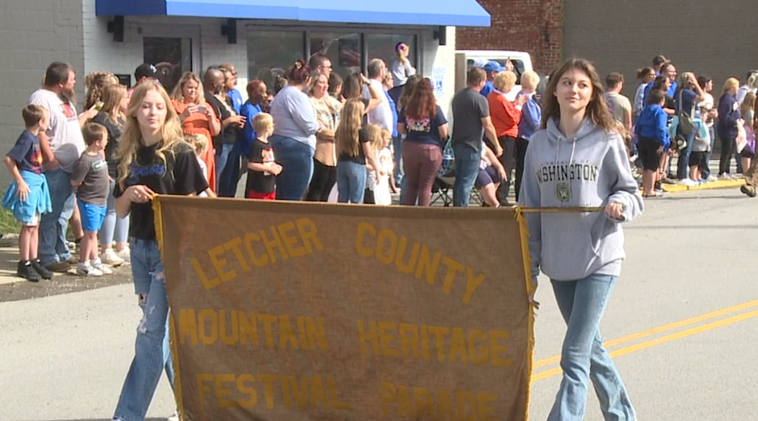 Letcher County Mountain Heritage Festival Parade crowd