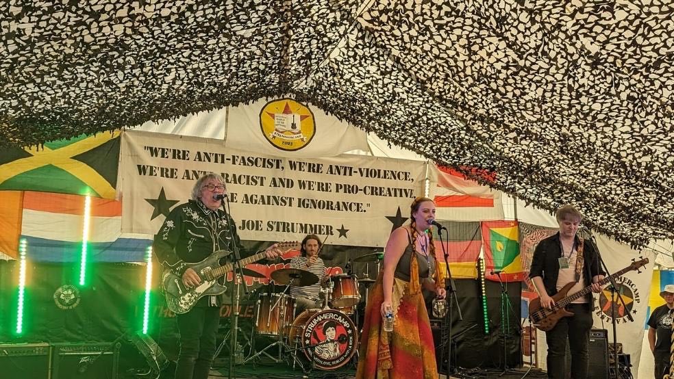 PRESENTAMOS RGM – ENTREVISTAMOS A MORA Y LAS FABULOSAS MARAVILLAS ¿QUÉ PASÓ?