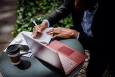 Desarrollar una “cultura de escucha” para reducir las barreras digitales para los voluntarios discapacitados, instan las organizaciones benéficas