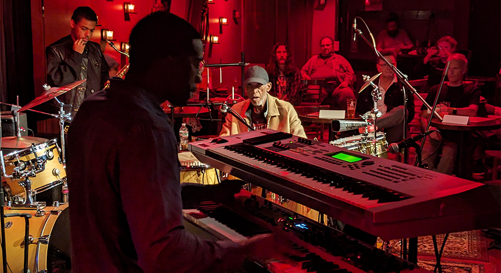 Felices aniversarios musicales y un recuerdo de Steve Morse, crítico de rock que encumbró la escena