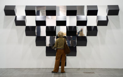 La feria Artissima atrae a multitudes de ‘soñadores despiertos’ en arte, moda y diseño