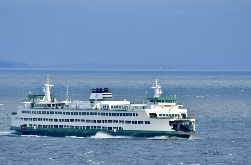 Trabajador del ferry de licencia después de acusaciones de fotografías de baños en el trayecto Edmonds-Kingston