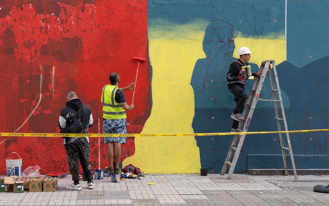 Artistas callejeros de Bogotá y Río de Janeiro se unen en colaboración en graffiti
