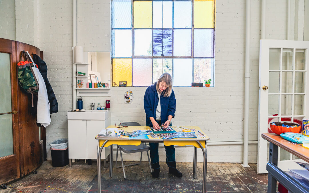 La artista callejera Kate Farrall equilibra la fotografía experimental y el espíritu emprendedor • Sacramento News & Review