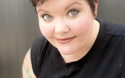 Preguntas y respuestas con Missy Moreno sobre teatro, queerness y farsa