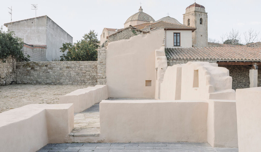 martino picchedda transforma la histórica residencia sarda en un espacio de exposición pública