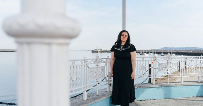 La escritora sirio-irlandesa Suad Aldarra recibe el Premio Rooney de Literatura Irlandesa